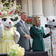 Image for article titled White House Easter: Obama Tells Screaming Kids 'Bees Are Good'